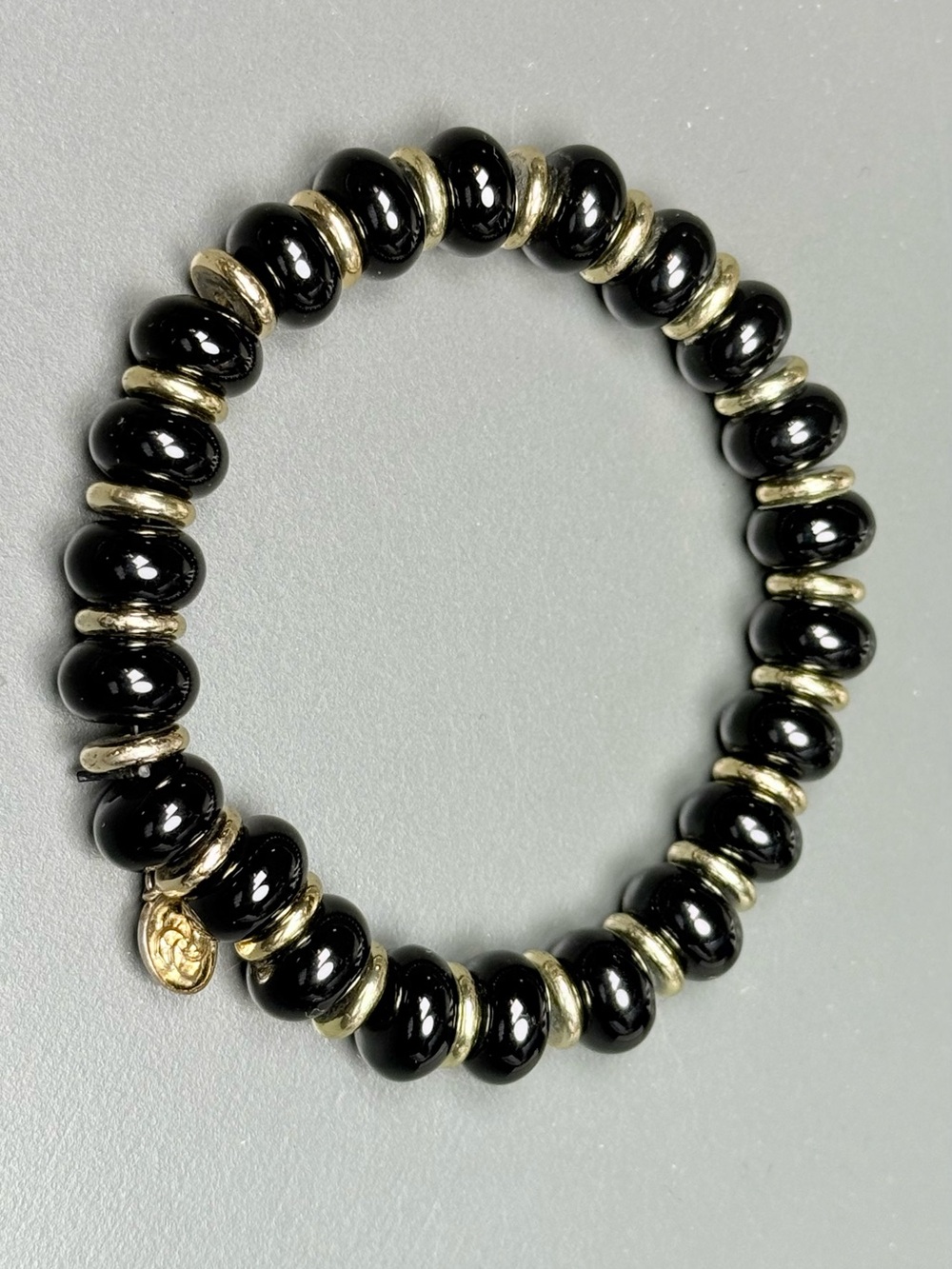 Kendra Scott Rebecca Gold With Black Beaded Stretch Bracelet
